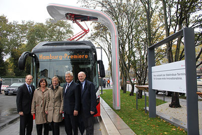 Electric hybrid bus with charging system from Siemens presented in Hamburg