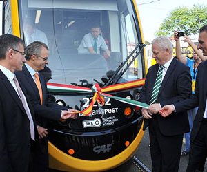 First of new fleet of Urbos trams begins service in Budapest