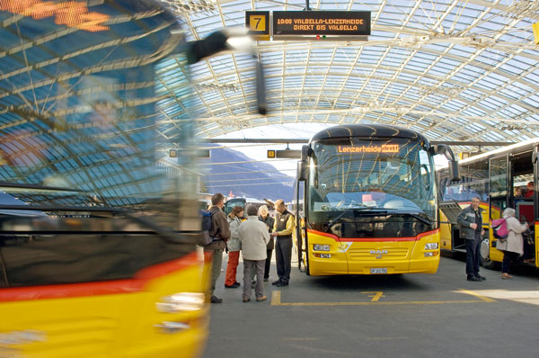 True plus for passengers: HaCon technology delivers real-time data on the current schedule situation (Photo: PostBus Switzerland Ltd).