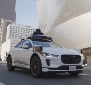 Waymo expands ride-hailing services to Los Angeles