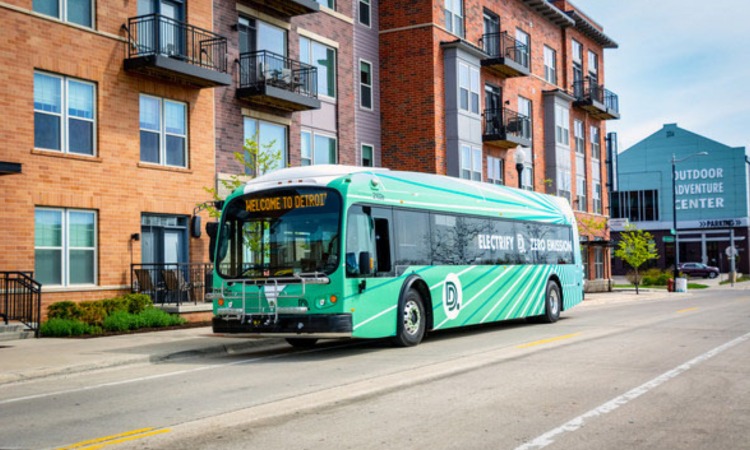 DDOT adds four electric buses into Detroit’s public transit fleet