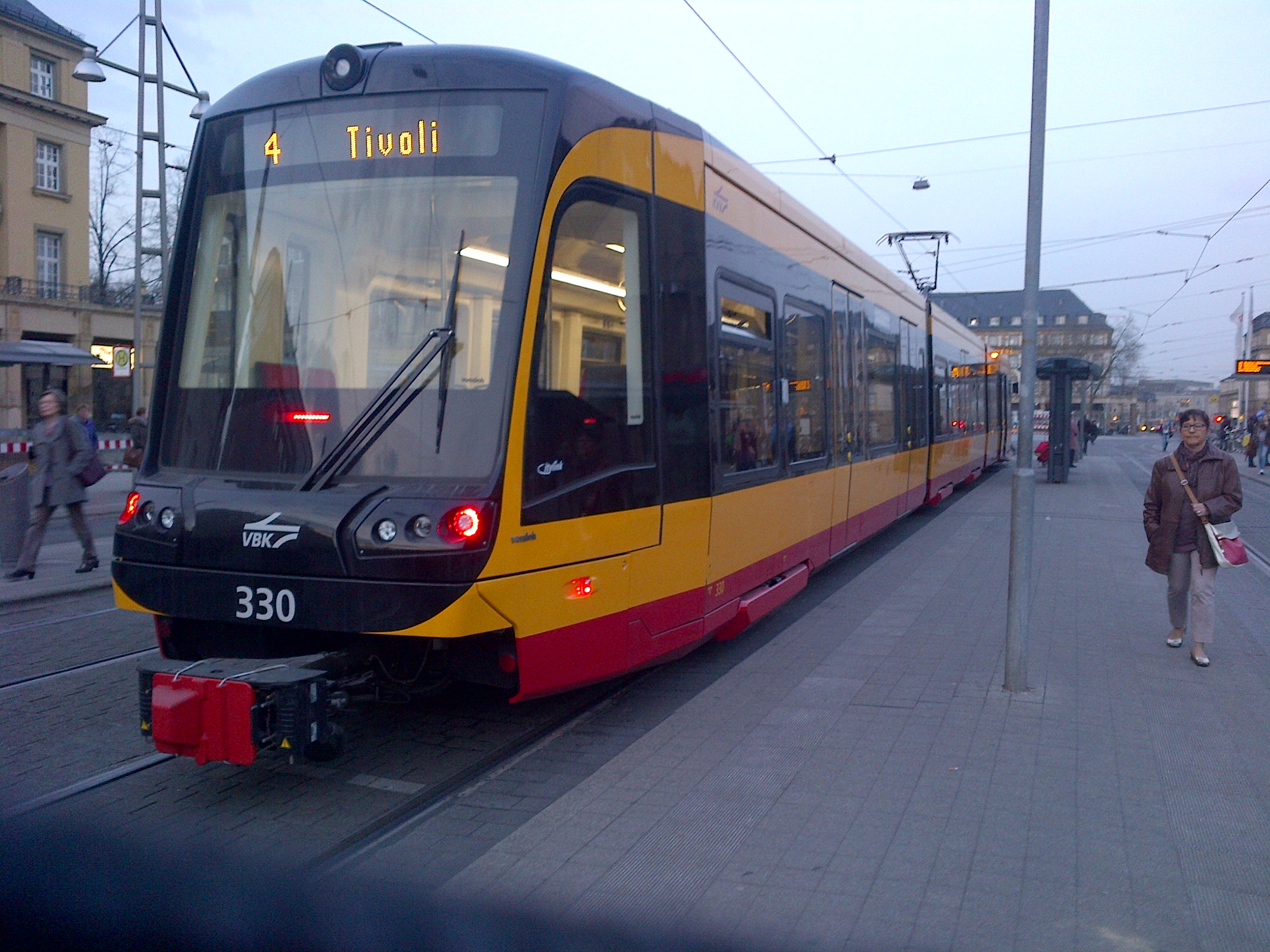 Public transport operators VBK and AVG order 25 Citylink NET 2012 light rail vehicles
