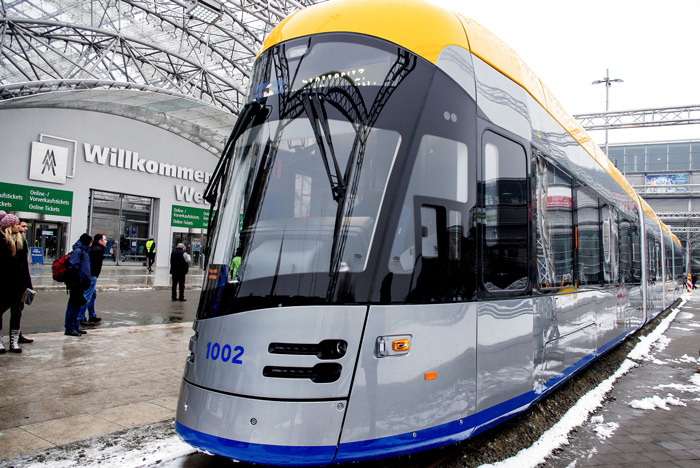 Leipzig presents first of 14 Solaris Tramino XL LRV