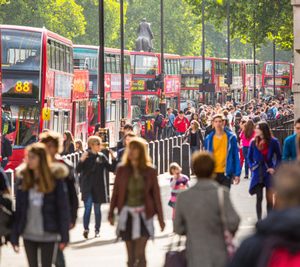 UK demand for new low emission buses surges in 2015
