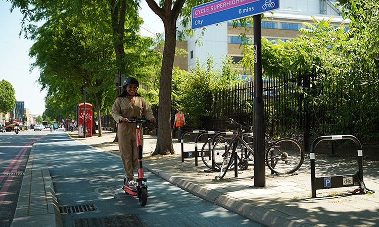 FREENOW welcomes Voi e-scooters to its London mobility line-up