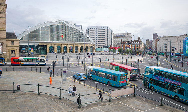 buses at liverpool's lime street station