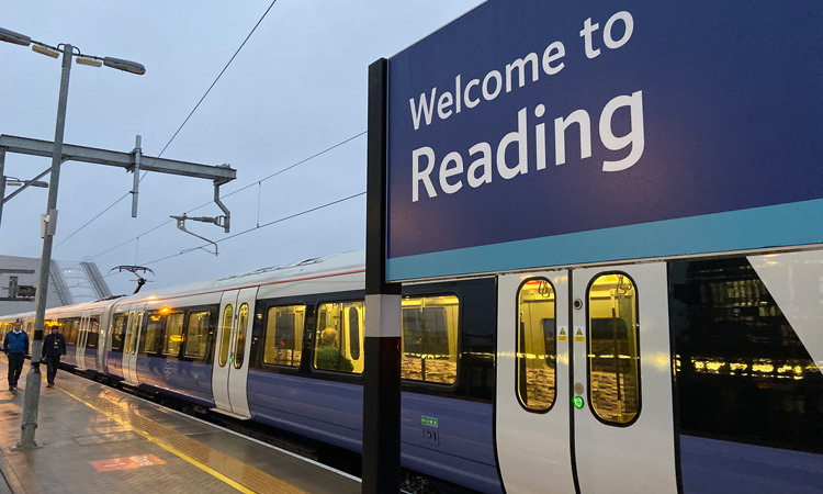 TfL begins operating services between London Paddington and Reading